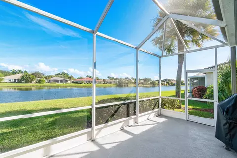 10605 Royal Caribbean Cir, Boynton Beach, FL 33437