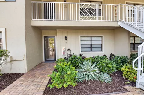18 Westgate Ln #E, Boynton Beach, FL 33436