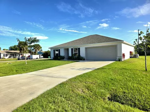 2772 SE Garfield Ave, Port Saint Lucie, FL 34952