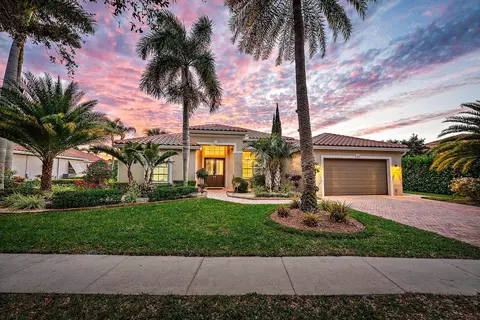 9790 SE Crape Myrtle Ct, Hobe Sound, FL 33455