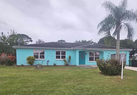 2162 SE Rainier Rd, Port Saint Lucie, FL 34952