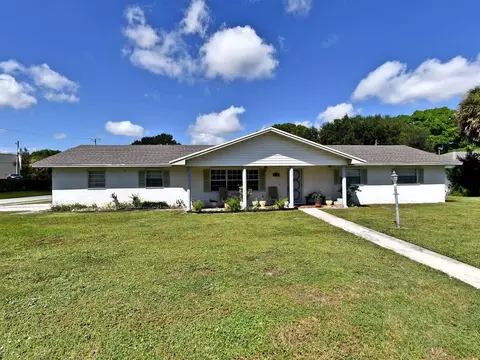 1907 Colonial Rd, Fort Pierce, FL 34950