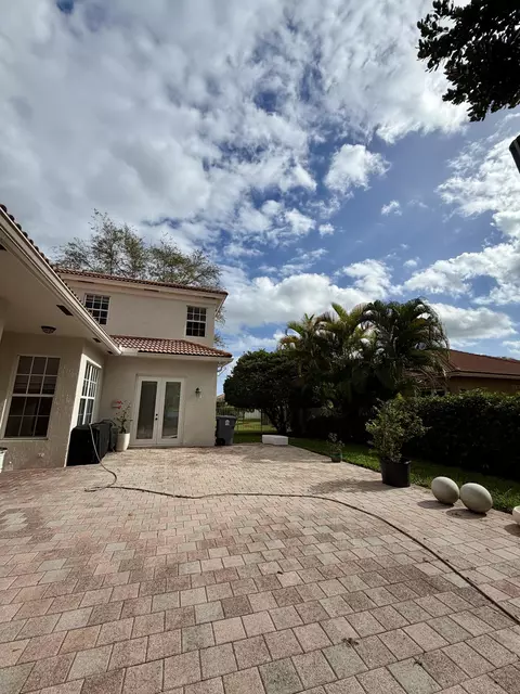 5684 Via De La Plata Cir, Delray Beach, FL 33484