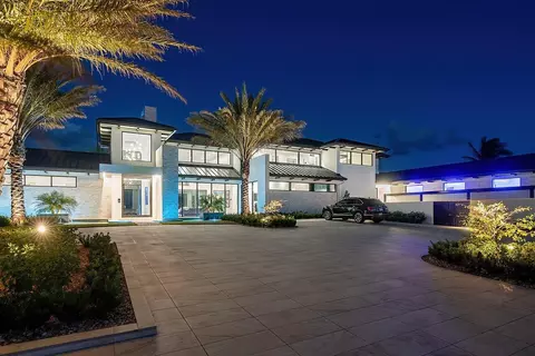 Exterior - 3016 SE Dune Dr, Stuart, FL 34996 photo 1 of 12