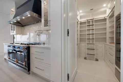 Kitchen - 3016 SE Dune Dr, Stuart, FL 34996 photo 4 of 6
