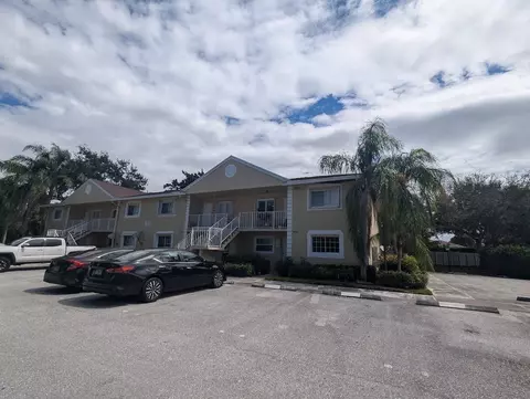 104 Palm Beach Trce, Royal Palm Beach, FL 33411