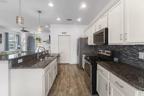 110 65th Ave E, Bradenton, FL 34203 photo 13