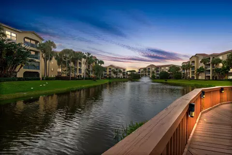 300 Uno Lago #405, Juno Beach, FL 33408