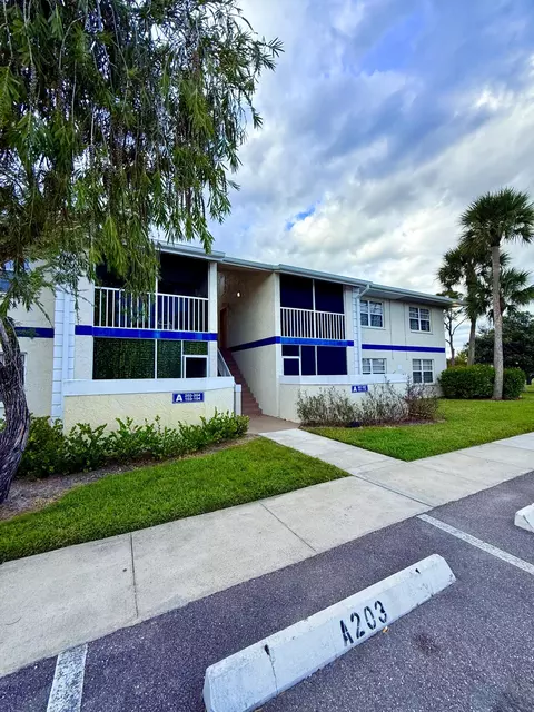 1500 SE Royal Green Cir #201, Port Saint Lucie, FL 34952