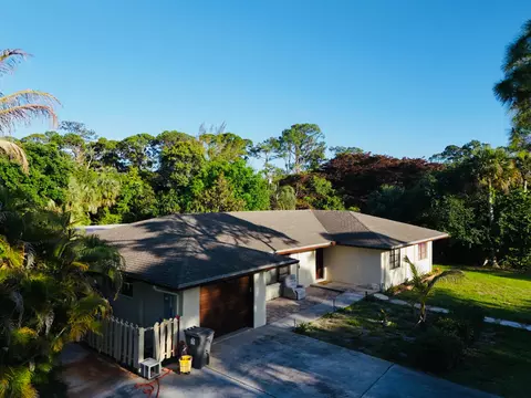 8895 N Bates Rd, Palm Beach Gardens, FL 33418