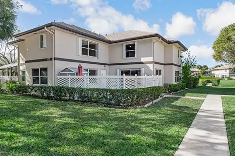 7 Amherst Ct #A, Royal Palm Beach, FL 33411