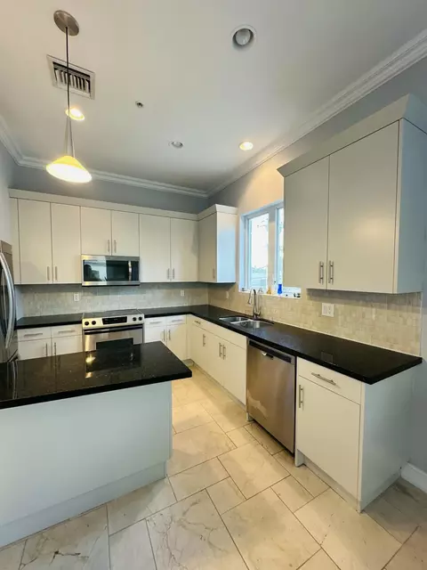 12 SE 1st #201, Delray Beach, FL 33444