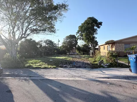 1149 W 34th St, Riviera Beach, FL 33404