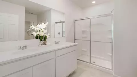 Bath - 3709 NW 26th Ave, Okeechobee, FL 34972 photo 2 of 2
