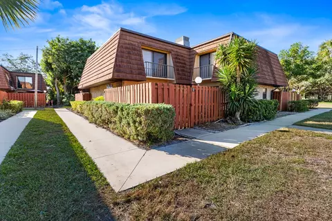 1402 Nebraska Ave #13, Fort Pierce, FL 34950
