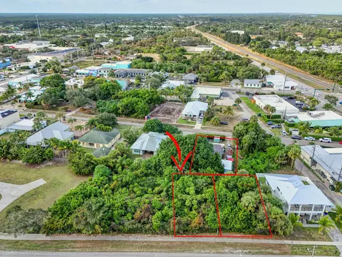 9156 SE Mars St, Hobe Sound, FL 33455