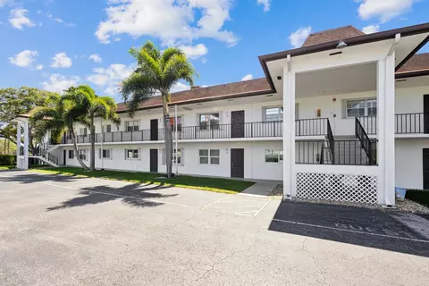 3075 E Gardens East Dr #32, Palm Beach Gardens, FL 33410