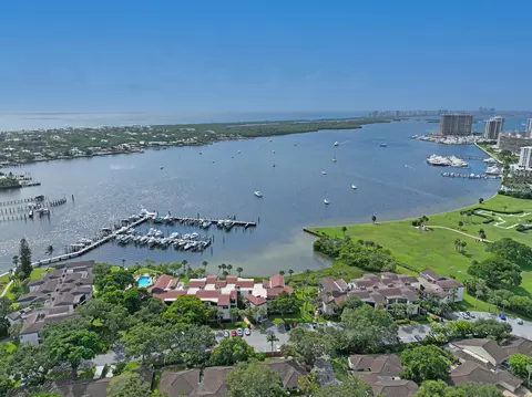 1660 Twelve Oaks #101 & 50 FT. DOCK & 30K L, North Palm Beach, FL 33408