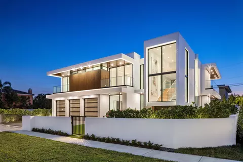 1099 NE 4th Ave, Boca Raton, FL 33432