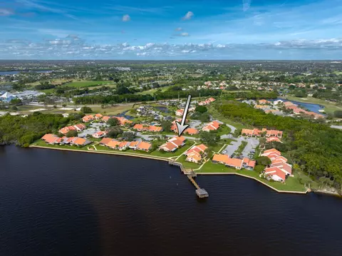 3501 SE Sandpiper Ct, Port Saint Lucie, FL 34952