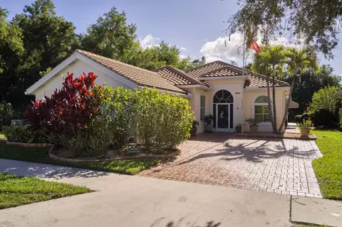 8201 SE Double Tree Dr, Hobe Sound, FL 33455