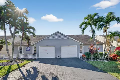 2540 SE Tropical East Cir E, Port Saint Lucie, FL 34952