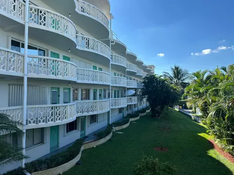 2381 Sunset Ave #216, Lake Worth, FL 33461