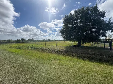 16426 NW 262nd St, Okeechobee, FL 34972