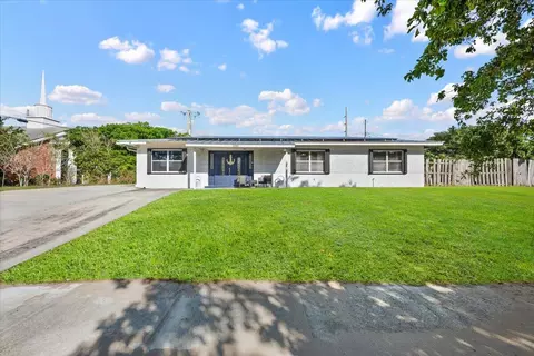 2032 6th S, Lake Worth Beach, FL 33461