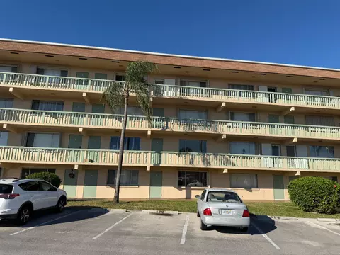 300 Village Green Cir S #406, Palm Springs, FL 33461