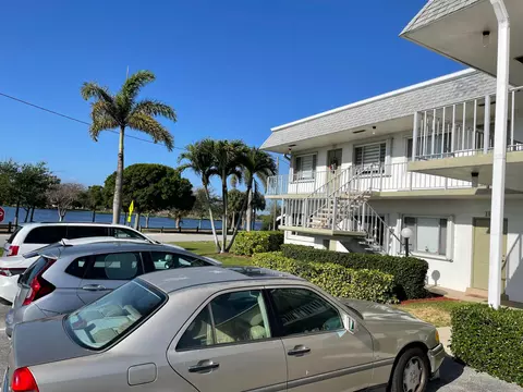 3160 Lake Osborne Dr #201, Lake Worth Beach, FL 33461