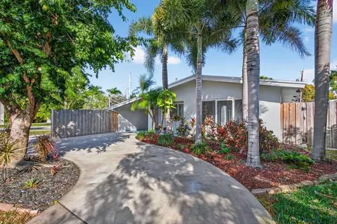 3792 NE 19th Ave, Oakland Park, FL 33308