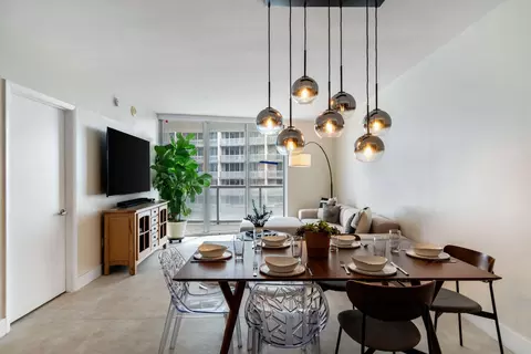 475 Brickell #4611, Miami, FL 33131