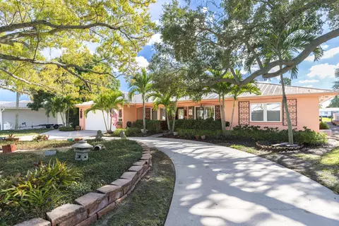 11 Starfish Dr, Vero Beach, FL 32960