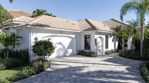2570 Players Ct, Wellington, FL 33414