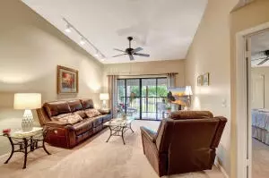 3352 Perimeter Dr, Greenacres, FL 33467