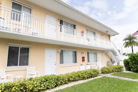 1905 Lake Worth Rd, Lake Worth Beach, FL 33461