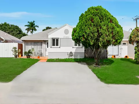 10381 SW 205th Ter, Cutler Bay, FL 33189