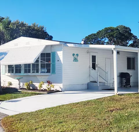 10 SE La Mesa, Port Saint Lucie, FL 34952