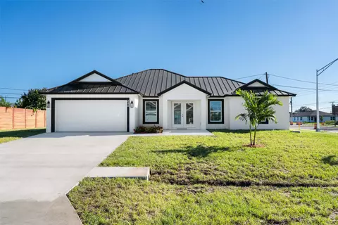 884 SW Thrift Ave, Port Saint Lucie, FL 34953