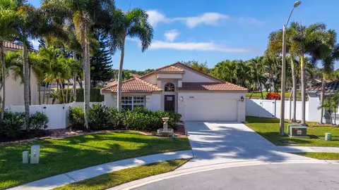6595 Waverly Ln, Lake Worth, FL 33467