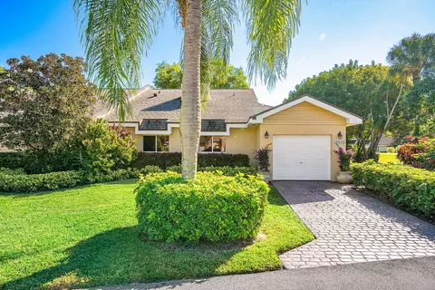 6858 Fountains Cir, Lake Worth, FL 33467