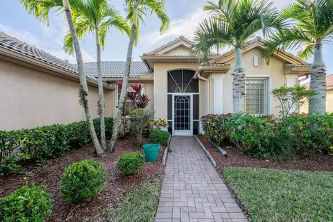 558 Waverly Cir, Port Saint Lucie, FL 34983