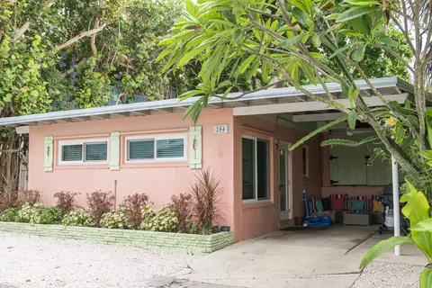 204 Coral Rd, Boynton Beach, FL 33435