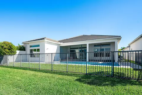 9753 Golden Crescent Dr, Boynton Beach, FL 33473