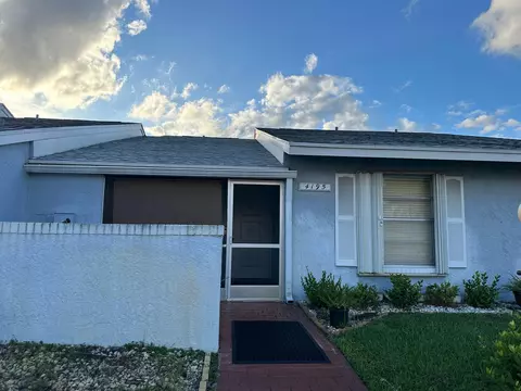 4195 Lucerne Villas Ln, Lake Worth, FL 33467