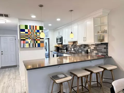 1360 NW 19th Ter #202, Delray Beach, FL 33445