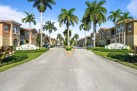 5961 London Ln, Tamarac, FL 33321