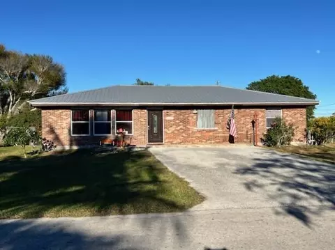 36821 5th St, Canal Point, FL 33438