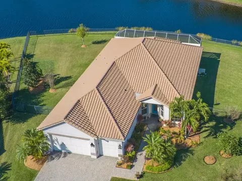7576 Fieldstone Sq, Vero Beach, FL 32967